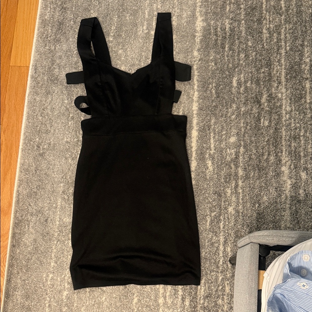 Black Sleeveless mini-Dress